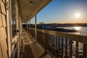 Bearskin Neck Motor Lodge